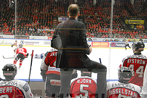 Det blir färre tränare i Malmö Redhawks.
